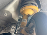 【ビルシュタイン製ダンパー】高速走行時の車両安定性を向上させてくれる人気の装備。街乗りの乗り心地も犠牲にせず、スポーティな走行をお楽しみいただけます♪