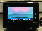 ギヤをR(バック)に入れるとナビの画面に後ろの映像が映るリアカメラ付です。後退時、コンディションが悪い視界でもカラーバックモニターがドライバーをサポートします。