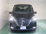 明度の高いLEDヘッドライトで、夜間の運転も安心です。