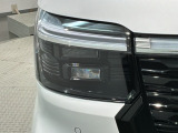 LEDヘッドライトは、点灯の瞬間から最大光量を発揮し、突然暗くなるトンネルなどでの安定感を高めます。