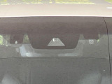 【トヨタセーフティセンス】走行中に前方の車両等を認識し、衝突しそうな時は警報とブレーキで衝突回避と被害軽減をアシスト。より安全にドライブをお楽しみいただけます。