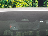 【トヨタセーフティセンス】走行中に前方の車両等を認識し、衝突しそうな時は警報とブレーキで衝突回避と被害軽減をアシスト。より安全にドライブをお楽しみいただけます。