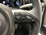 【ステアリングスイッチ】前方から目を離すことなく操作することが可能です。