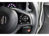 Hondaセンシングの機能のひとつ、アダプティブクルーズコントロール付!アクセルから足を離しても設定したスピードと前車との車間を保ち走行してくれます!車線維持もアシスト☆高速道路で疲労軽減ですね☆