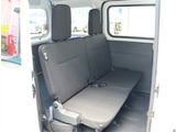 お車選びをお楽しみ頂けるよう、在庫車の展示スペースを十分に確保しております。