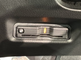 いまや快適なカーライフに欠かせないETCが付いています。