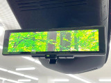 【インテリジェントルームミラー】後席の大きな荷物や同乗者で後方が確認しづらい時でも安心!カメラが撮影した車両後方の映像をルームミラー内に表示。クリアな視界で状況の確認が可能です!