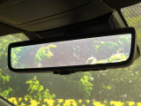 【デジタルインナーミラー】後席の大きな荷物や同乗者で後方が確認しづらい時でも安心!カメラが撮影した車両後方の映像をルームミラー内に表示。クリアな視界で状況の確認が可能です!