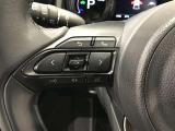 【ステアリングスイッチ】前方から目を離すことなく操作することが可能です。