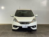 弊社のお客様からの下取り車で入荷しました。フィットシャトルハイブリッド後期最終モデルです。グレードは装備が充実のスマートセレクション・クールエディションです。
