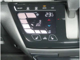 車内の温度を快適に保つタッチパネル式【オートエアコン】です。