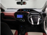 デザインもよく、居心地のよい運転席ですね。分かりやすいスイッチ類ですから操作もしやすく運転をサポートします。ぜひご来店いただき、実際にお座りいただいてステアリングを握ってみてください!