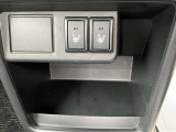 運転席、助手席共にシートヒーター完備で寒い日も快適です!