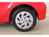 純正15インチスチールホイルでフルキャップです。タイヤサイズは185/60R15になります!