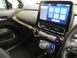 運転席周りのパネルは使いやすいように設定されています。