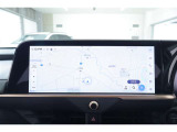 ディスプレイオーディオを装備。スマホとクルマをつなぐことで、これまでのナビに加えて、いろんなサービスが楽しめます。