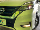 【LEDヘッドライト】悪天候や夜間走行時も良好な視界を確保し安心して運転できる高輝度LEDヘッドライトを装備!点灯速度が早く、消費電力も抑えられています。