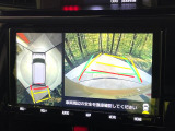 【パノラミックビューモニター】専用のカメラにより、上から見下ろしたような視点で360度クルマの周囲を確認することができます☆死角部分も確認しやすく、狭い場所での切り返しや駐車もスムーズに行えます。