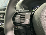 ステアリングにオーディオ操作スイッチが付いています。オーディオ画面に直接タッチしなくても操作が出来ますので、運転に集中できます。