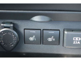 運転席と助手席にシートヒーターが付いています!