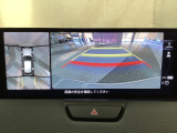 狭い場所での駐車やすれ違いなどでより的確な運転操作に役立つ360&deg;ビューモニターが装備されています。