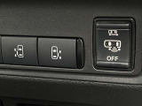 両側オートスライドドア装備!運転席のスイッチやリモンキーでも開閉操作が出来るので便利ですよ!