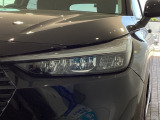 LEDヘッドライトは、点灯の瞬間から最大光量を発揮し、突然暗くなるトンネルなどでの安定感を高めます。