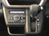 温度を設定すれば、自動で車内の温度管理をしてくれる優れものです♪ATミッションで運転楽々