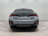 弊社ではオーナー様の安心安全ドライブをサポートさせていただくためにもBMW自動車保険もおすすめしています。
