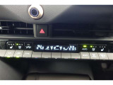 ★運転席と助手席でそれぞれお好みに合わせて温度設定が行えるフルオートエアコンです。外気温や室温、日射量を感知し、吹き出し温度、風量を緻密に制御します