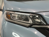LEDヘッドライトは、点灯の瞬間から最大光量を発揮し、突然暗くなるトンネルなどでの安定感を高めます。
