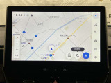 ディスプレイオーディオを装備。スマホとクルマをつなぐことで、これまでのナビに加えて、いろんなサービスが楽しめます。