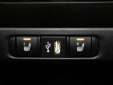 【シートヒーター】運転席と助手席の座面にヒーターが内蔵されていますので寒い時でも快適運転です。