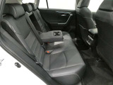 ゆとりある広々とした車内空間は、ドライブを始め買い物やレジャーなど、幅広く活躍します。一人でもみんなとでもお出かけを楽しみましょう!