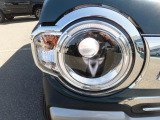 LEDヘッドライトです!暗くなった時に明るく照らしてくれるので安心して運転していただけます☆