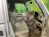 運転席シート廻りは使用感も少なく、良好な状態となっています。丁寧に使われていたことがよくわかりますね。