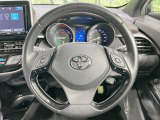 【ステアリングスイッチ】運転中、前方から目線をそらすことなく、オーディオ等の操作が可能な便利機能!安心&快適なドライブを演出してくれます♪