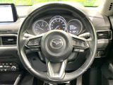 【純正革巻きステアリング】上質な革を使用することで、手にしっかり馴染みとても運転しやすいハンドルです♪