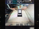 【マルチテレインモニター】車のフロントやサイドのカメラ画像を同時にモニター表示することで、悪路や狭い道を走行時でも周囲の状況確認ができ安心!本格SUVにうれしい装備です♪