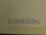 お車の状態をしっかりとお伝えするために1台の車両に付き40枚以上の画像を用意しております。外装はもちろん、室内の装備やお車の特徴などごらんください。