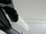安心装備ドライブレコーダーを装備しています。自車の走行状態を常に録画しています。