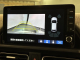 リバースギアに入れるだけで後方の表示へ切り替わります。夜間や雨の日の駐車も楽になりますよ。