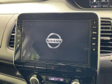 【メーカー純正10型ナビ】インテリアに溶け込むスタイリッシュな「専用設計」メーカーナビを装備♪視認性や操作性など基本性能にも優れ、より上質なカーライフをお楽しみいただけます。
