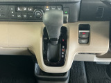 オートマチックシフトレバーは、手になじみ操作しやすい形状で安全運転にもつながります♪