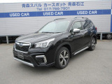 スポーティな黒。洗車直後はいちだんと輝きます。安心と安全をサポートするアイサイト付き!