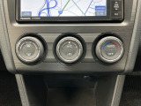 オートエアコン付きです!お好みの温度をセットするだけでエアコンの風量などを自動でコントロール。快適な車内でお過ごしいただけます。