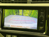 【バックカメラ】駐車時に後方がリアルタイム映像で確認できます。大型商業施設や立体駐車場での駐車時や、夜間のバック時に大活躍!運転スキルに関わらず、今や必須となった装備のひとつです!