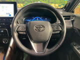 【純正革巻きステアリング】上質な革を使用することで、手にしっかり馴染みとても運転しやすいハンドルです♪