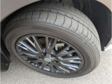純正の17インチアルミホイールに「205/55R17 」タイヤを装着!