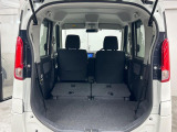 普段のお買い物や通勤、送迎等に十分な荷室スペースを確保しております。セカンドシートを倒すと、大きな荷物の積載も可能です♪